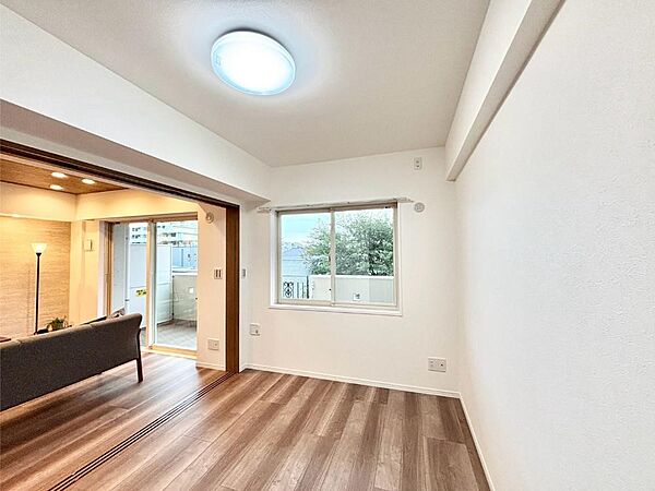 爽やかな日差しがお部屋全体を優しく包み込んでくれます