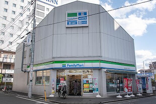 コンビニ 700m ファミリーマート 東久留米本町一丁目店