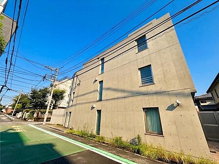 生活に便利な地に伸びやかな家族の生活風景を描く住まい