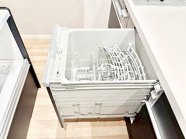 面倒なお片づけは食洗機にお任せ！家事の負担が減って、時間にも気持ちにもゆとりができます。