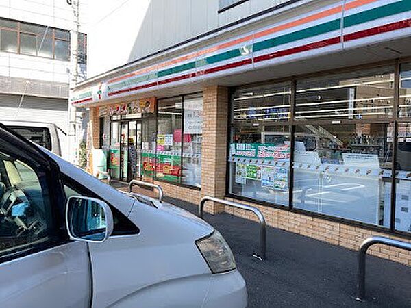 コンビニ 300m セブン-イレブン 練馬北町3丁目店