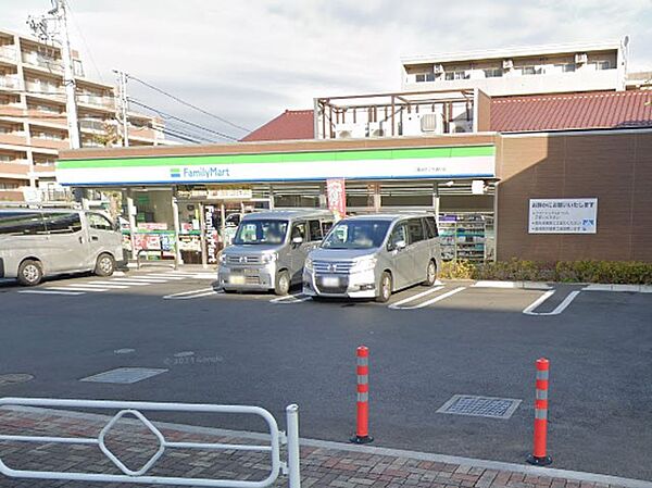 コンビニ 200m ファミリーマート三鷹消防大学通り店