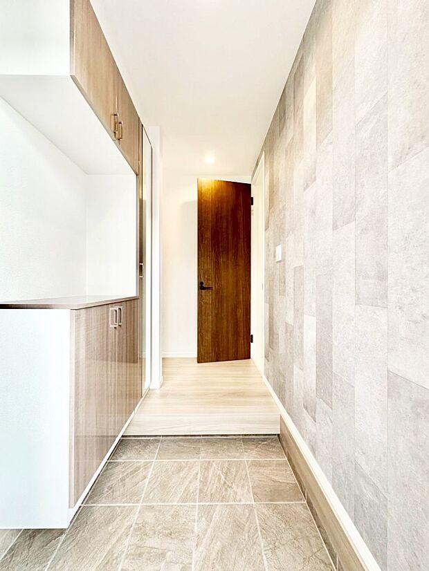 家族の帰宅やお客様をあたたかく迎える玄関