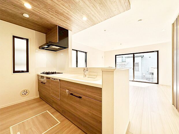 料理をしながらご家族との会話を楽しめる対面カウンターキッチン