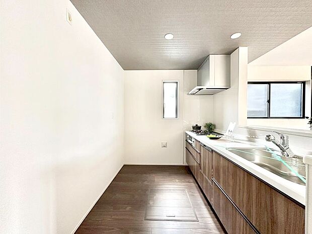 ゆとりあるキッチンではご家族と楽しくお料理ができます。