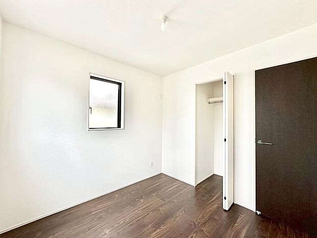 子供部屋にもおすすめな収納スペースたっぷりの居室