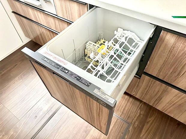 面倒なお片づけは食洗機にお任せ！家事の負担が減って、時間にも気持ちにもゆとりができます。