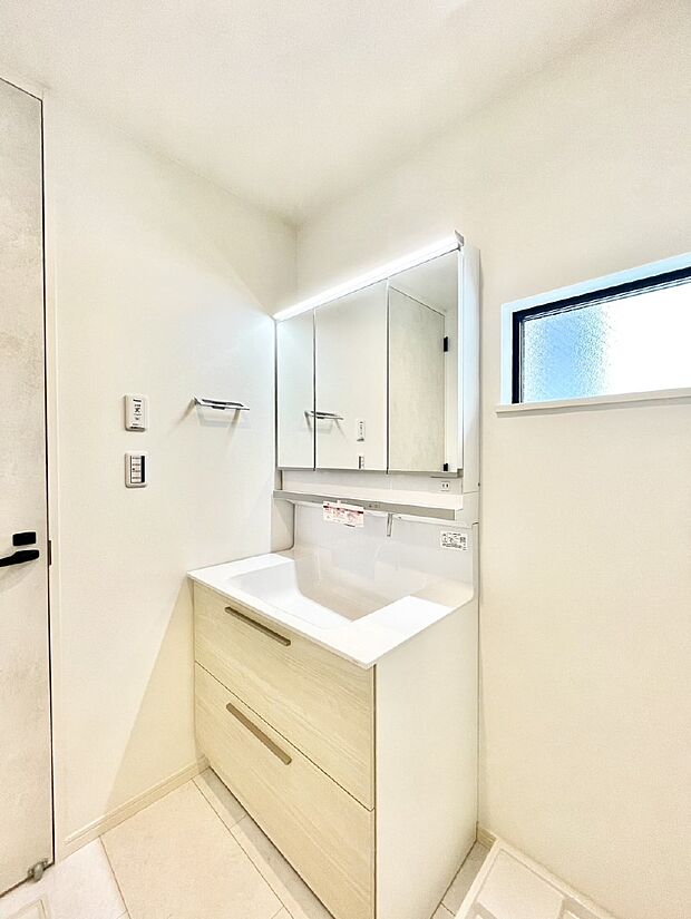 広々とゆとりのあるランドリースペース