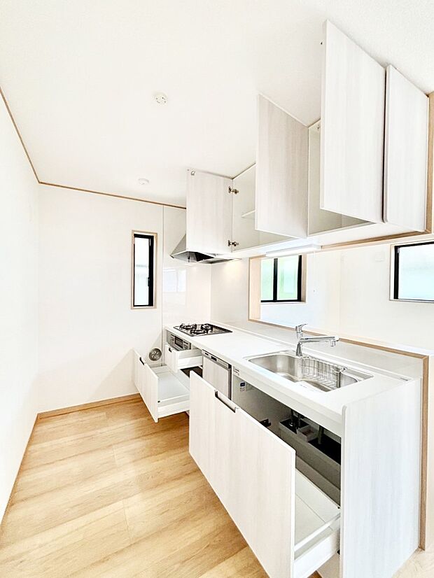 使いやすさを優先したスライド式収納タイプ!