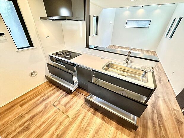 使いやすさを優先したスライド式収納タイプ！