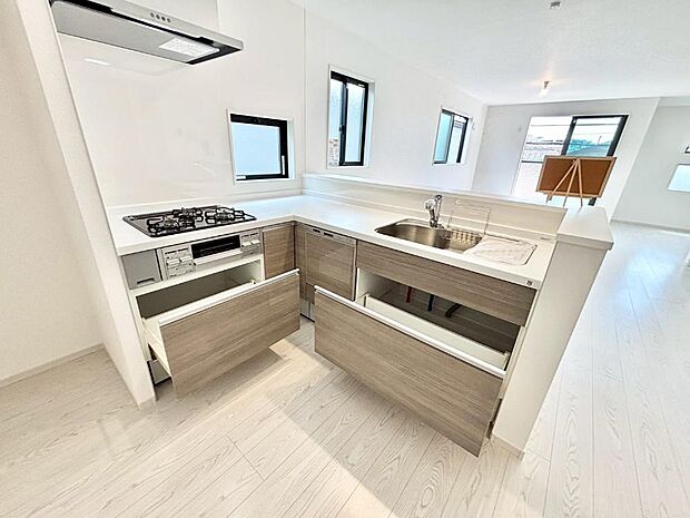 使いやすさを優先したスライド式収納タイプ!