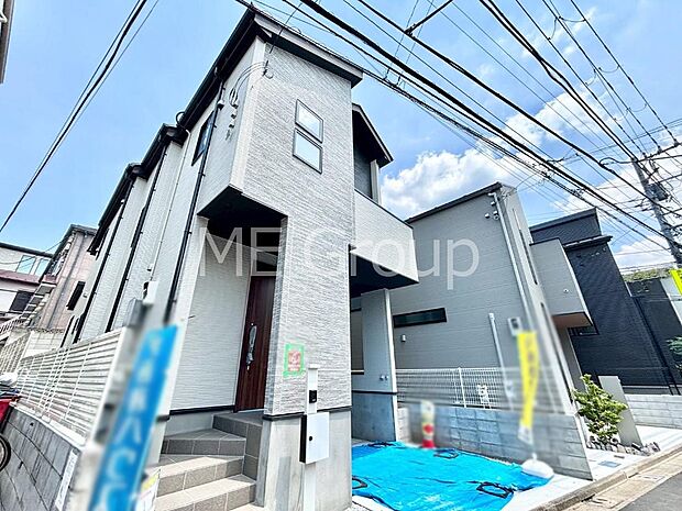 洗練された外観、上質な住空間が広がる室内は永く安心して過ごせる住居です。