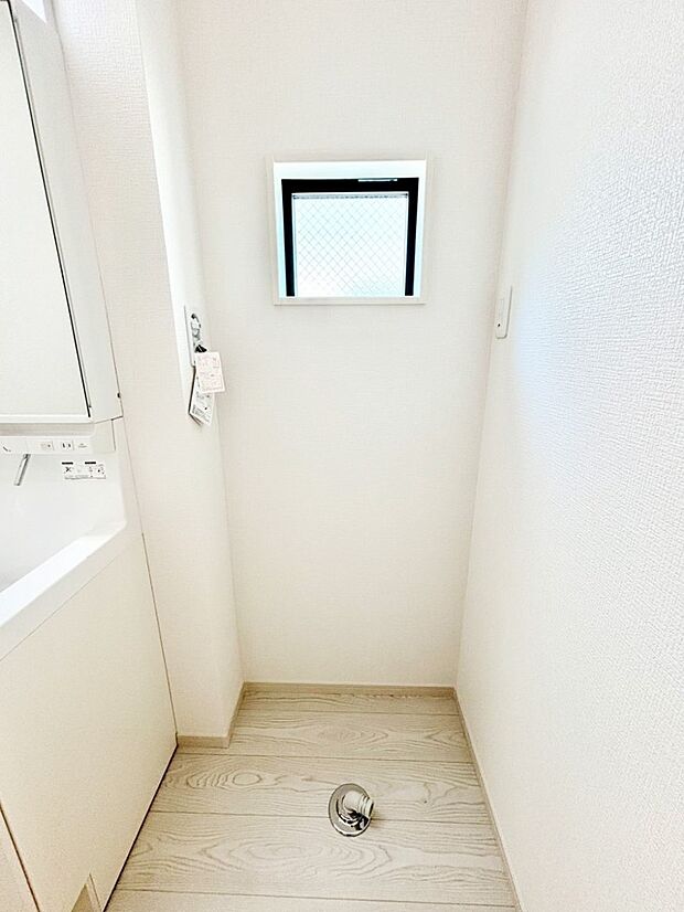 広々とゆとりのあるランドリースペース。