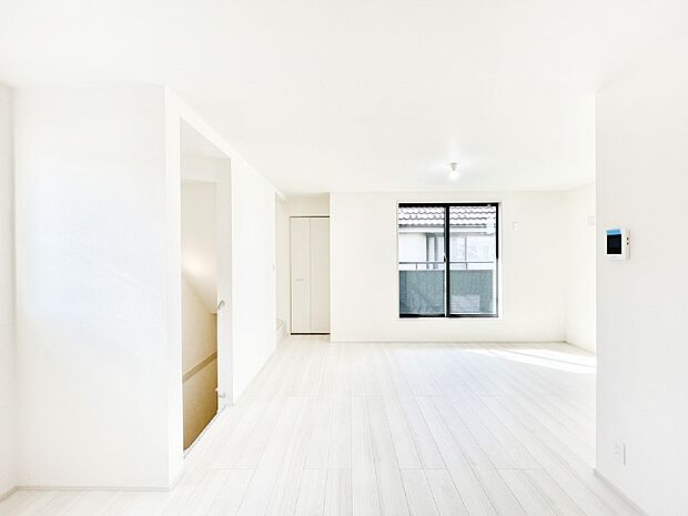 家族団らんの時間も増えそうなくつろぎのリビングダイニング。   