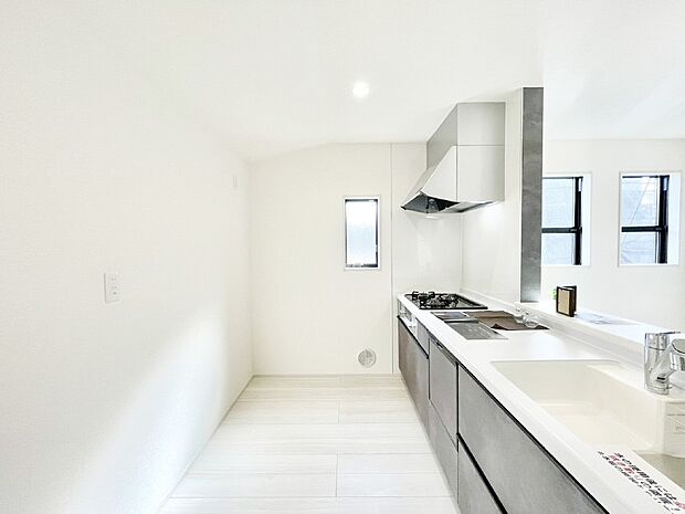 ゆとりあるキッチンではご家族と楽しくお料理ができます。