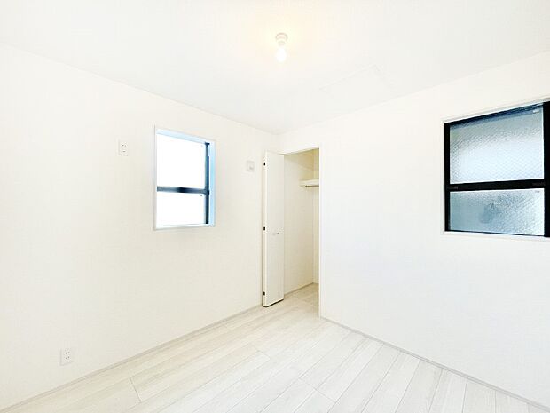 1階のサービスルームは収納はもちろん、居室としても利用できます。