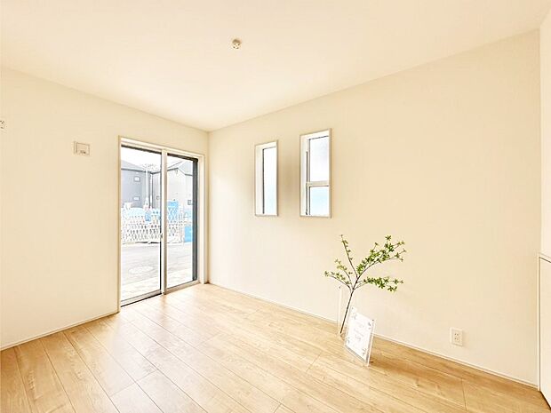 リビング隣接の洋室は個室としても利用できます