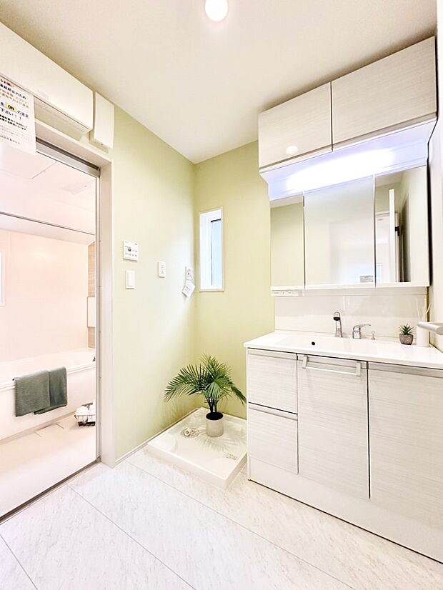 広々とゆとりのあるランドリースペース