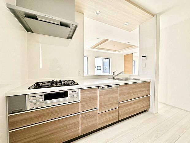 料理をしながらでもご家族との会話を楽しめる対面キッチン