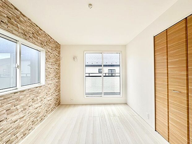 明るいバルコニーサイドに洋室を設置。目覚めの良い寝室に。