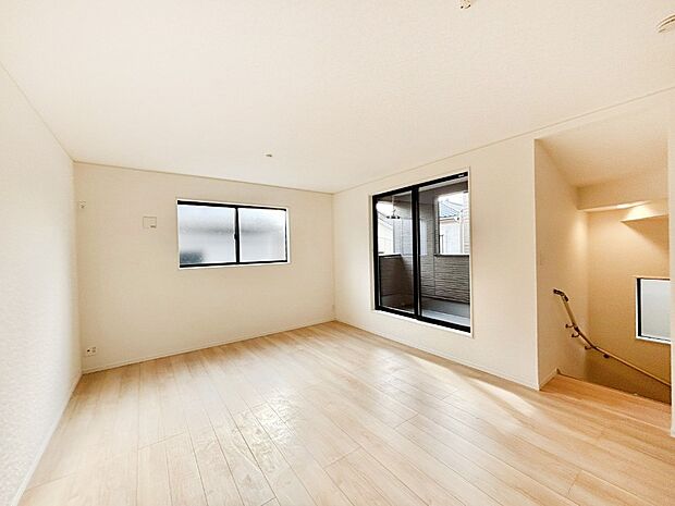 家族団らんの時間も増えそうなくつろぎのリビングダイニング。