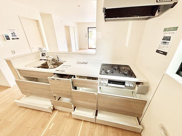 使いやすさを優先したスライド式収納タイプ!