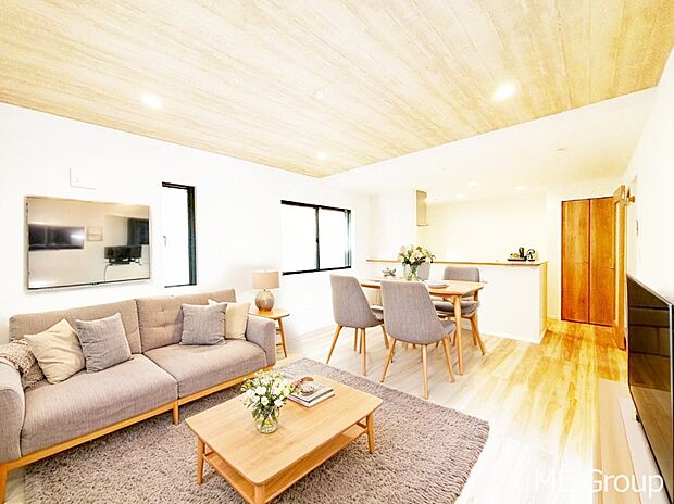 落ち着いた雰囲気のＬＤＫは家族みんなの快適空間※家具はCGです