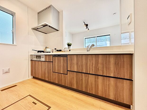 料理をしながらご家族との会話を楽しめる対面カウンターキッチン