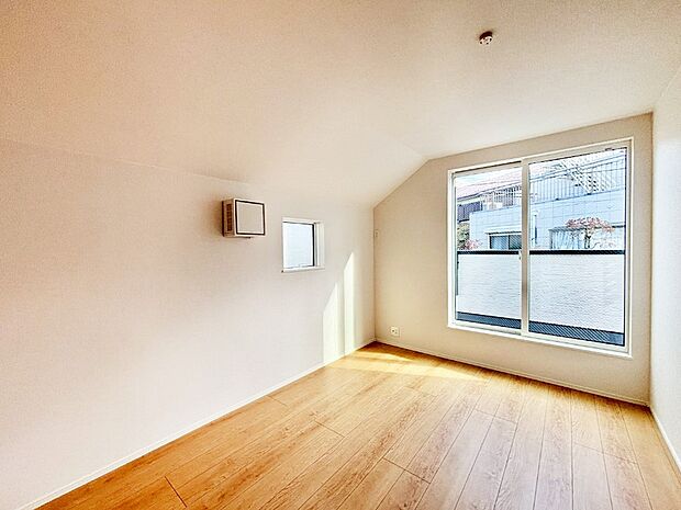 爽やかな日差しがお部屋全体を優しく包み込んでくれます