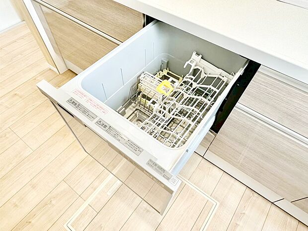 面倒なお片づけは食洗機にお任せ！家事の負担が減って、時間にも気持ちにもゆとりができます。