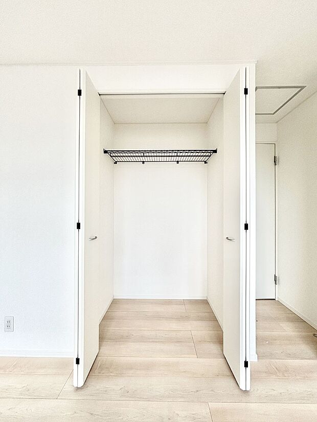 たっぷりの収納スペースで快適に暮らせそう 