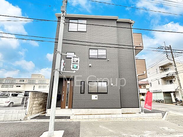 洗練された外観、上質な住空間が広がる室内は永く安心して過ごせる住居です。 