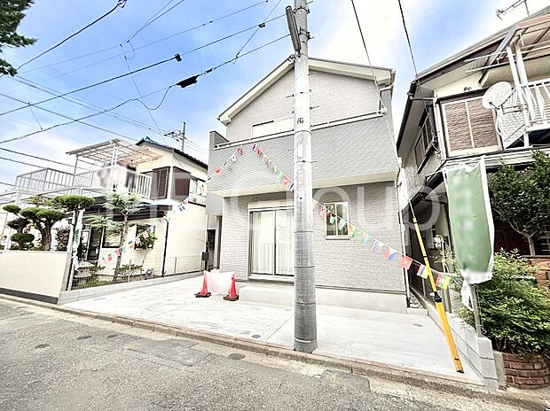 たっぷりの陽光と開放感に包まれる明るい住まい  