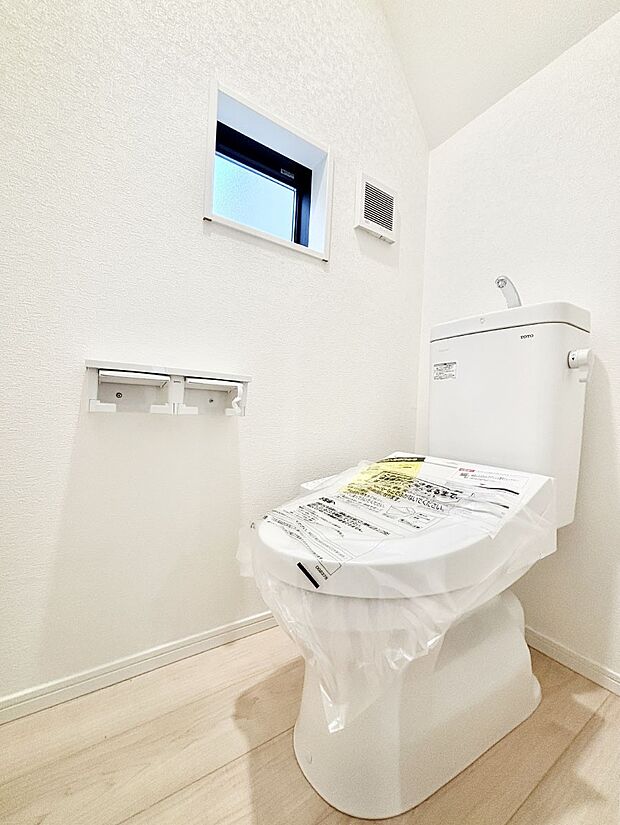 トイレは安心の2箇所！朝のバタバタも一安心です。 