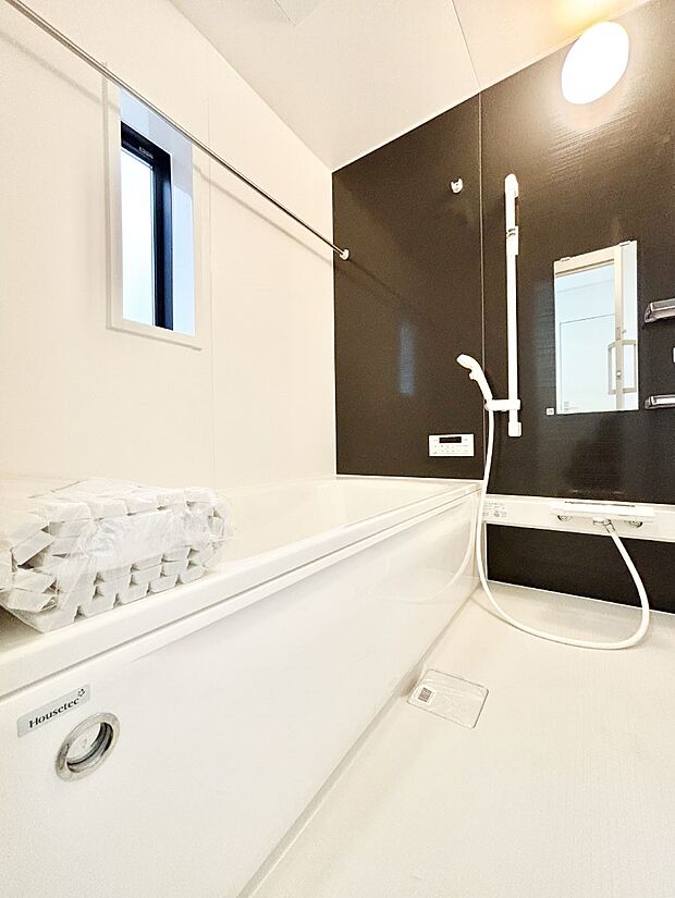 落ち着いた雰囲気でゆっくりお寛ぎいただけるバスルーム