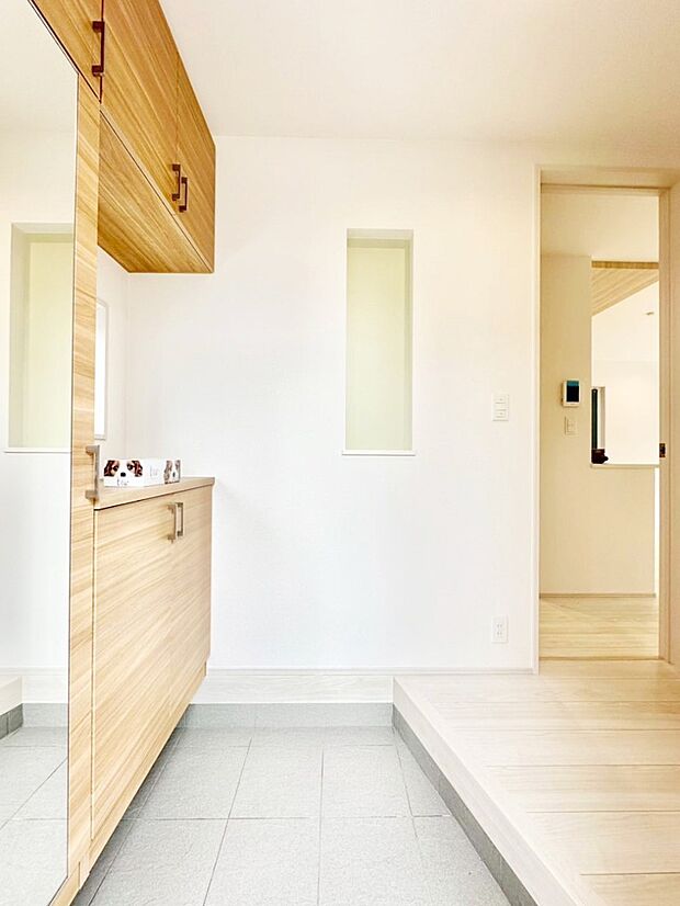 家族の帰宅やお客様をあたたかく迎える玄関