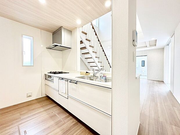 料理をしながらご家族との会話を楽しめる対面カウンターキッチン