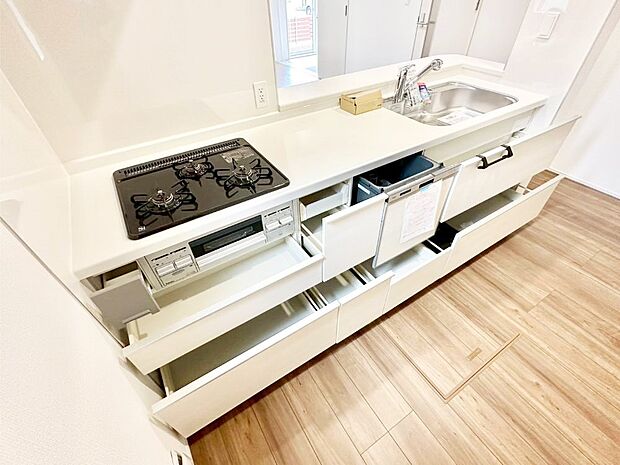 使いやすさを優先したスライド式収納タイプ！