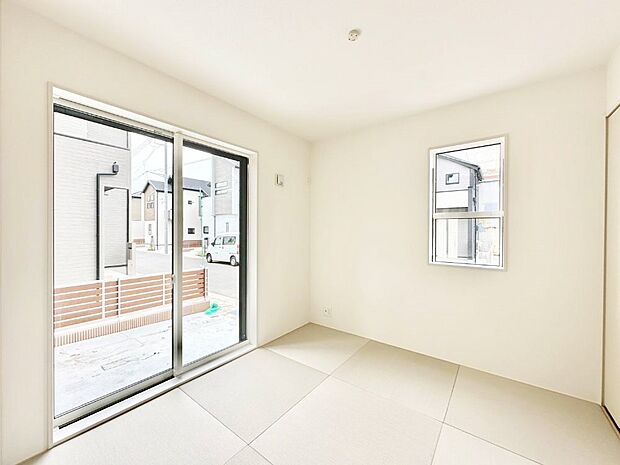 リビング隣接の和室は毎日の暮らしに癒しと安らぎをもたらしてくれます