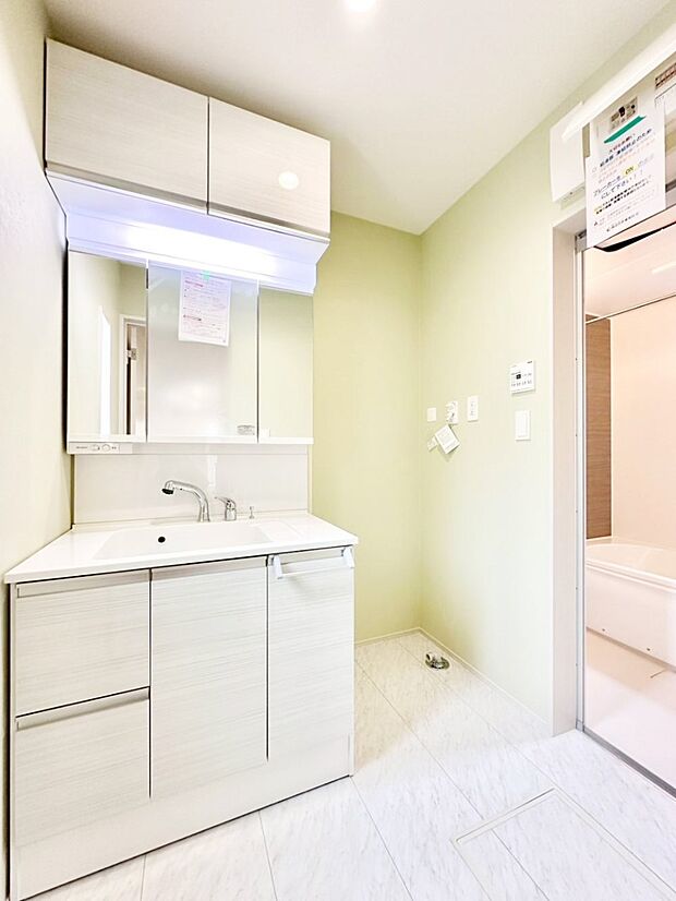 キッチンとの動線を考慮した水廻り集中設計で忙しい時間の家事もラクラク