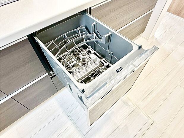 面倒なお片づけは食洗機にお任せ！家事の負担が減って、時間にも気持ちにもゆとりができます。