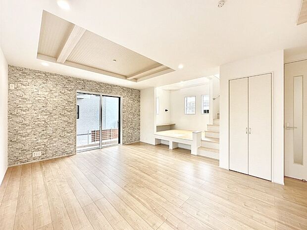 家族団らんの時間も増えそうなくつろぎのリビングダイニング。     