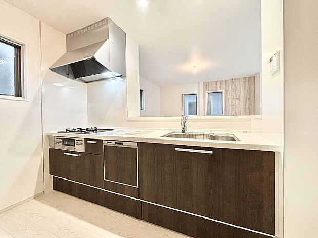 料理をしながらご家族との会話を楽しめる対面カウンターキッチン