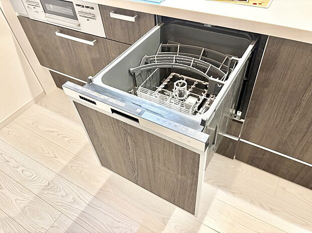 面倒なお片づけは食洗機にお任せ！家事の負担が減って、時間にも気持ちにもゆとりができます。