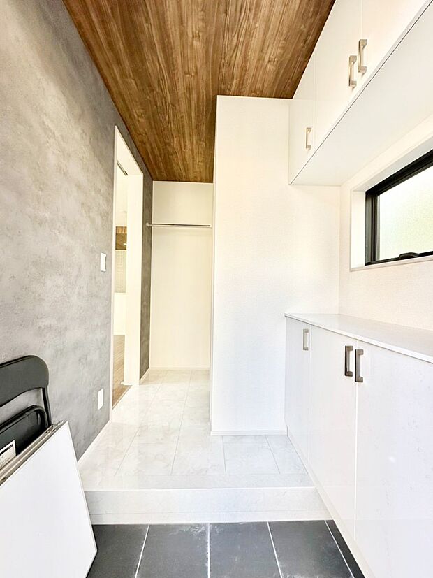 家族の帰宅やお客様をあたたかく迎える玄関