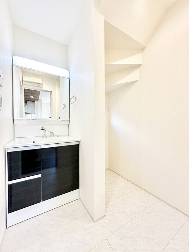 広々とゆとりのあるランドリースペース