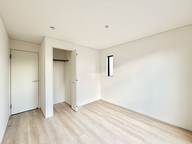 子供部屋にもおすすめな収納スペースたっぷりの居室