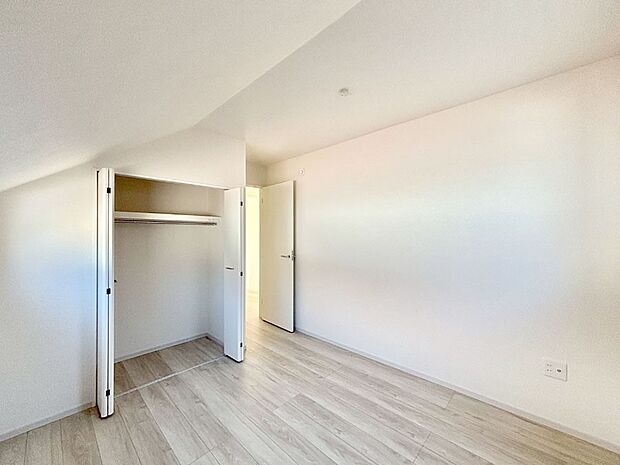 子供部屋にもおすすめな収納スペースたっぷりの居室