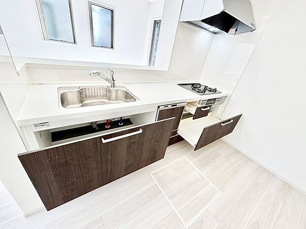 使いやすさを優先したスライド式収納タイプ！