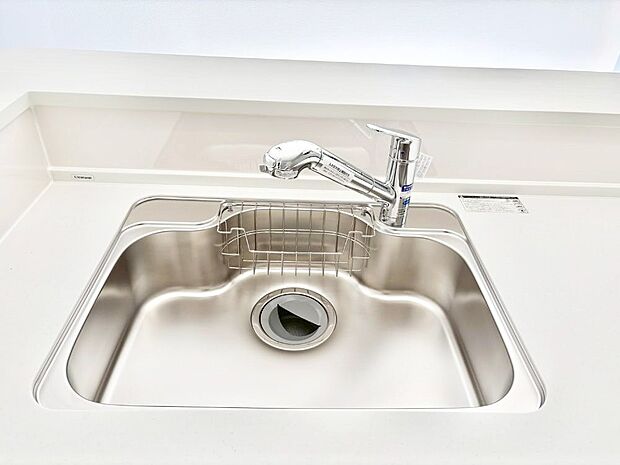 いつでも清潔なおいしいお水を。一つの水栓で水道水と浄水を使い分け。